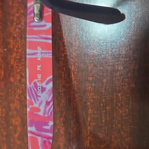 Lilly Pulitzer Sunglasses Case Included - Picture 5 of 5